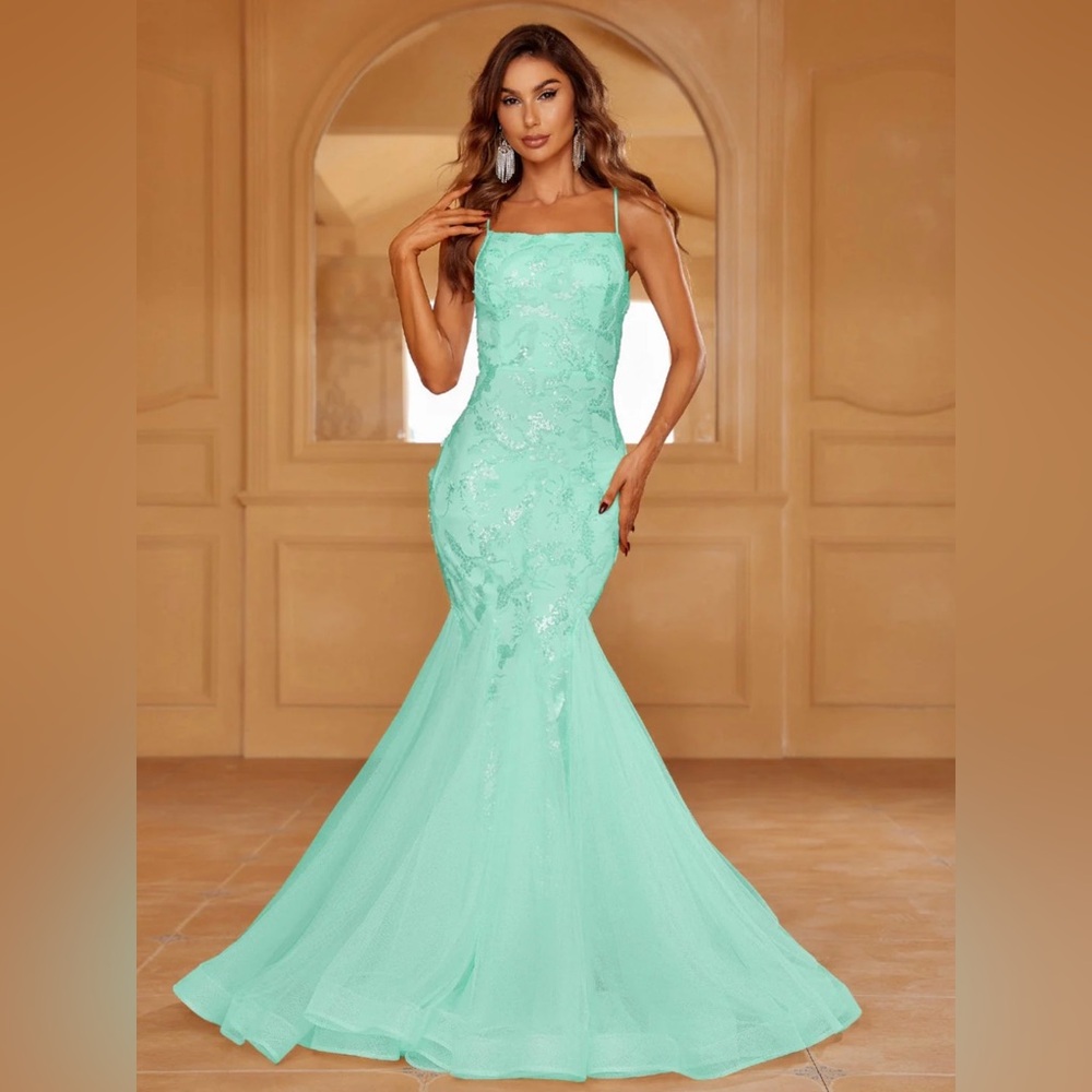 NWT - Open back Mermaid Prom Dress! Spaghetti strap, sequins, lace up back!